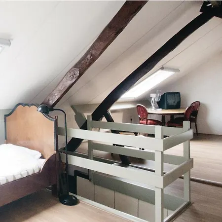 Seven-bedroom In Remersdaal