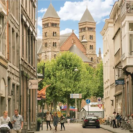 Seven-bedroom In * Remersdaal