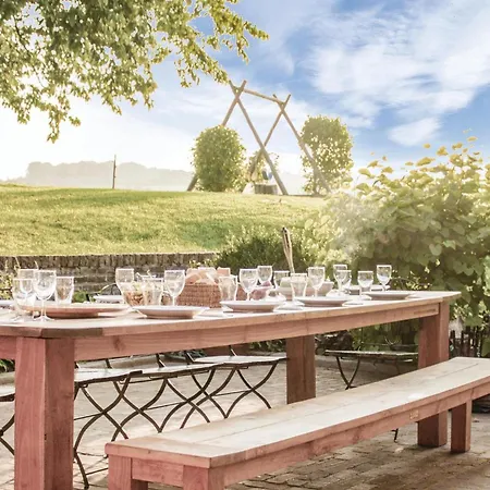 Amazing Home In Remersdaal With Wifi